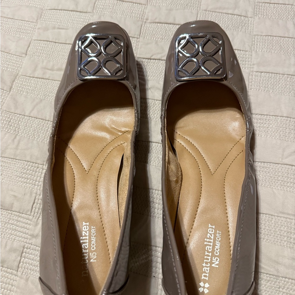 Naturalizer Vivianna Flat patent Taupe